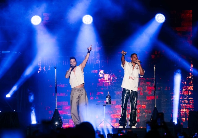 Romeo Santos y Prince Royce hicieron cantar a miles en el Estadio Nacional.