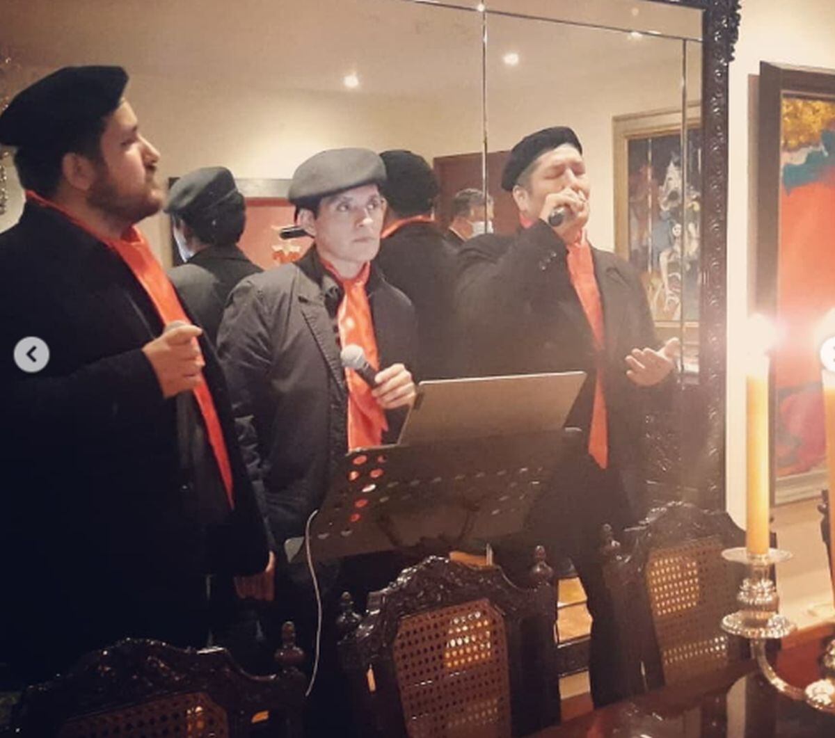 El artista como parte de un grupo lírico (Foto: Iván Queirolo / Instagram)