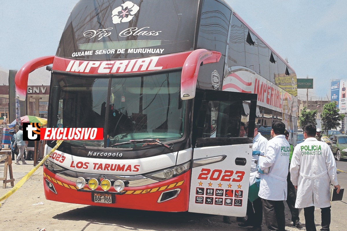 Pistoleros atacan a bus repleto de pasajeros