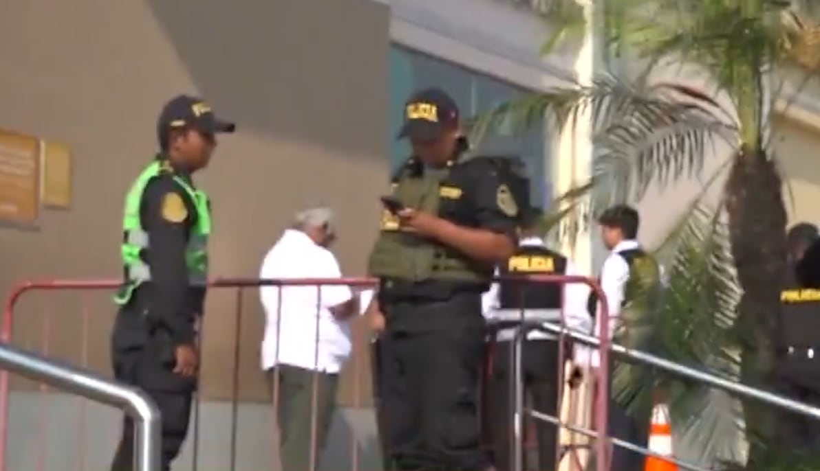 A plena luz del día, delincuentes intentaron asaltar el Banco de la Nación ubicado en el Centro Comercial Minka en el Callao.