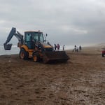 ¡Angustia en Paracas! Hallan restos de embarcación, pero cuatro pescadores siguen desaparecidos tras naufragio