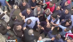 Buenos Aires: ministro de Seguridad recibió puñetazos durante una protesta de colectiveros