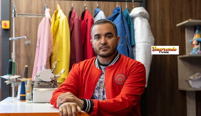 El diseñador peruano cuenta que empezó de a pocos, con una pequeña inversión, y luego llegaron las invitaciones a pasarelas internacionales. Foto: Mario Zapata.