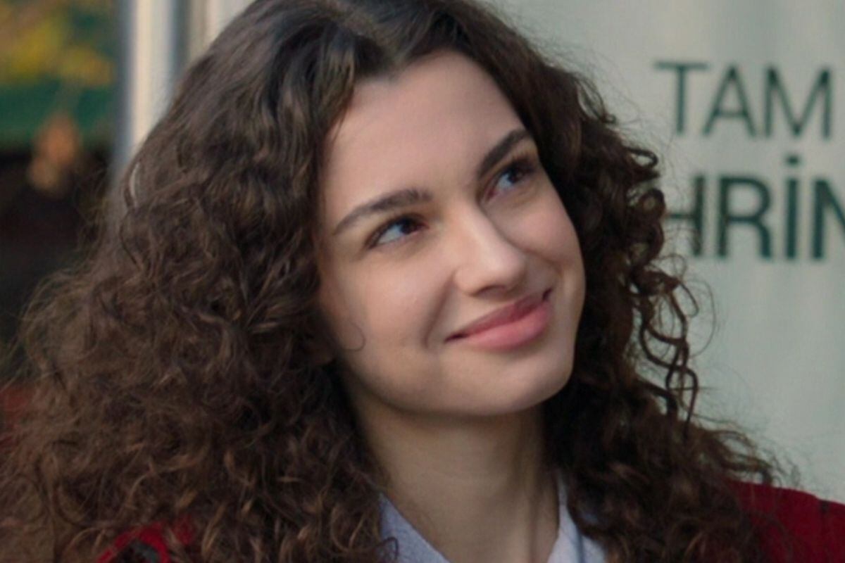 Su Burcu Yazgi Coşkun como Asiye Eren en la telenovela turca "Hermanos" (Foto: NG Medya)