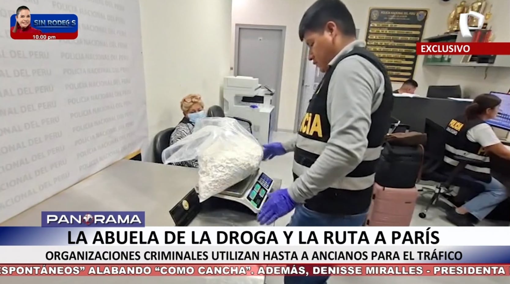 Momento exacto donde encuentra en la maleta de la "abuela tiktoker" más de 8 kilos de alcaloide de cocaina.
