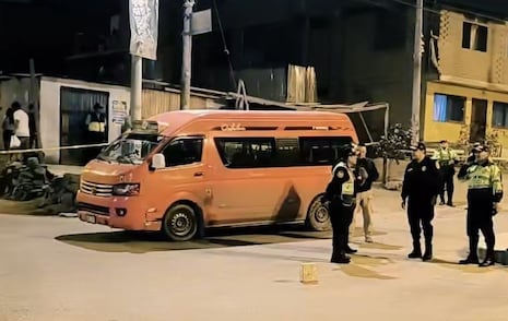San Juan de Miraflores: Extorsionadores balean combi llena de pasajeros y dejan dos heridos graves