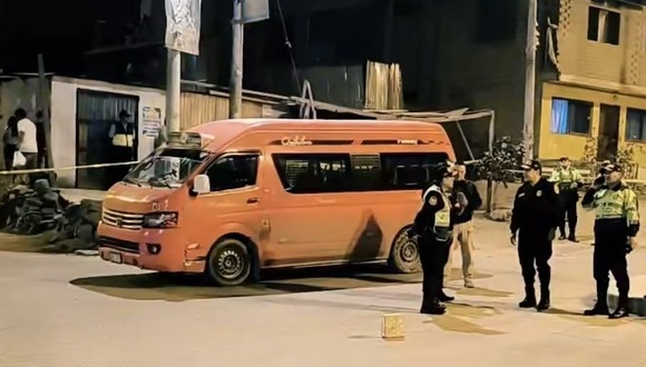TROME | Balean combi llena de pasajeros en San Juan de Miraflores (@GacetaPeruTv)