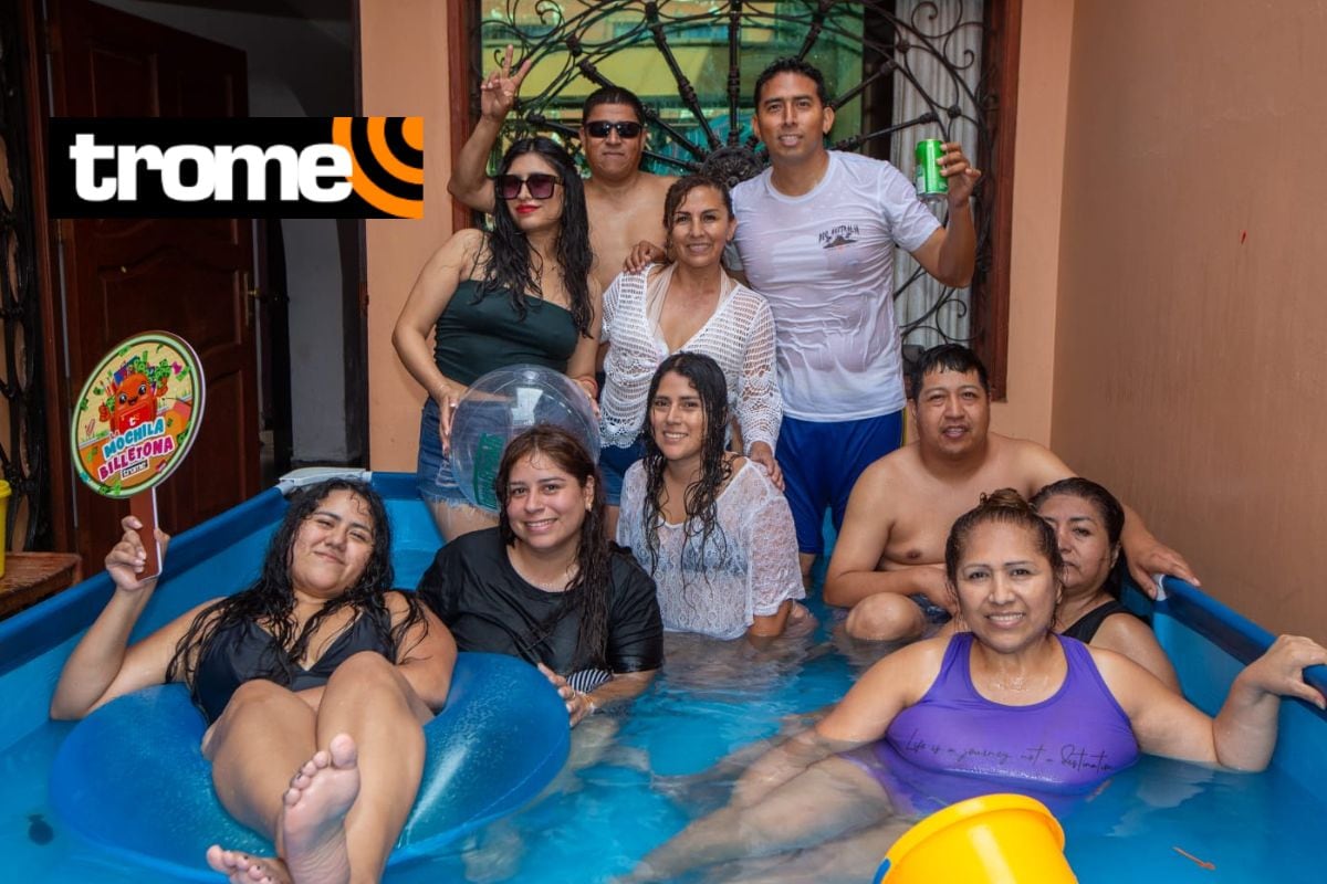 Vecinos de Villa El Salvador se apuntaron con la 'MOCHILA BILLETONA'. Foto: Fernando Sangama/ Trome.