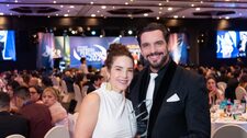 Ismael La Rosa y Virna Flores reciben importante reconocimiento por impulsar la educación con ACADEMIKA