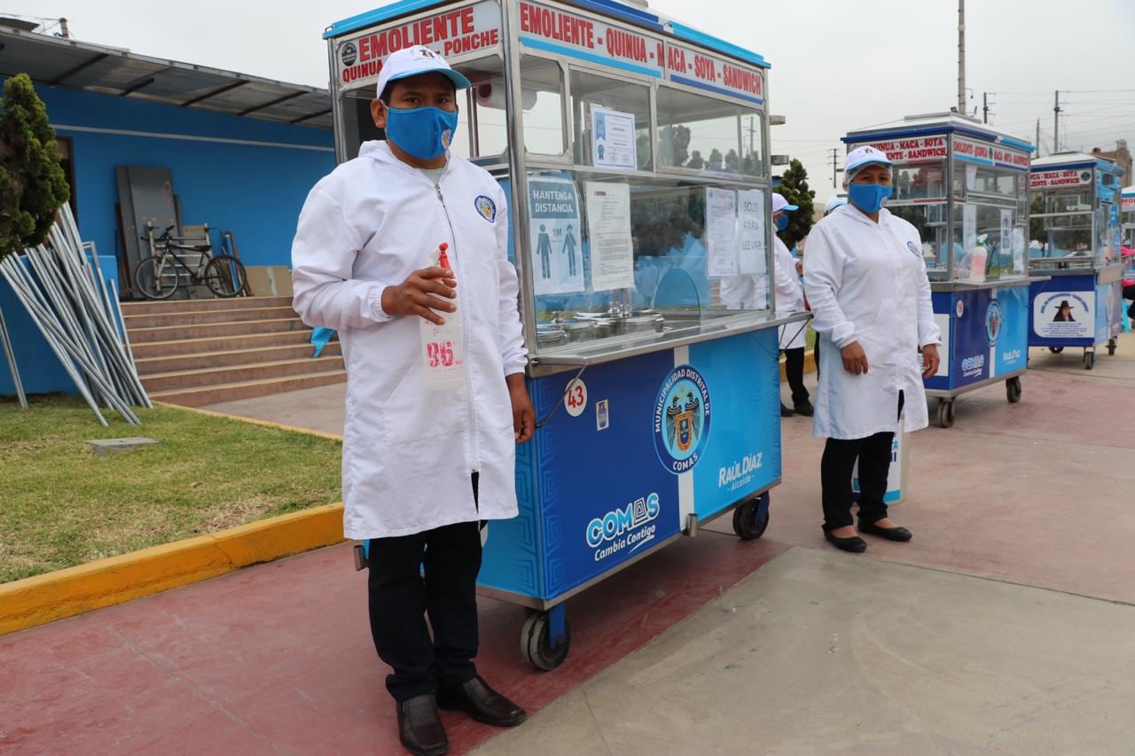 Buena noticia para los clientes. Municipalidad de Comas realizó pruebas rápidas a 200 emolienteros y solo cuatro dieron positivo. | Foto: Difusión