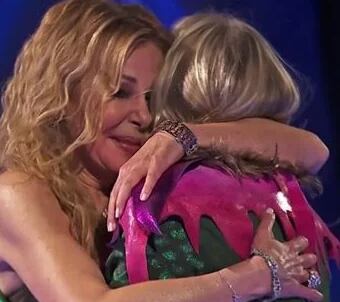 El reencuentro de Ana Obregón y Bo Derek protagonizaron uno de los momentos más emotivos de "Mask Singer" (Foto: Atresmedia)