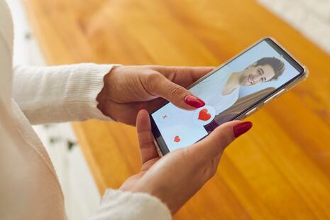 Cuídate de los amores por redes sociales y no confíes ciegamente en alguien que no conoces