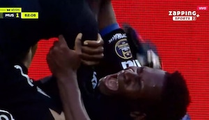 Jean Pierre Arroyo del Independiente del Valle sufre escalofriante lesión, tras descalificadora falta | VIDEO