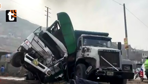Dos muertos tras choque de camiones