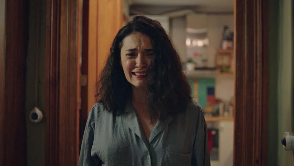 Ceylan está hundida tras leer la nota de Han (Foto: OGM Pictures)