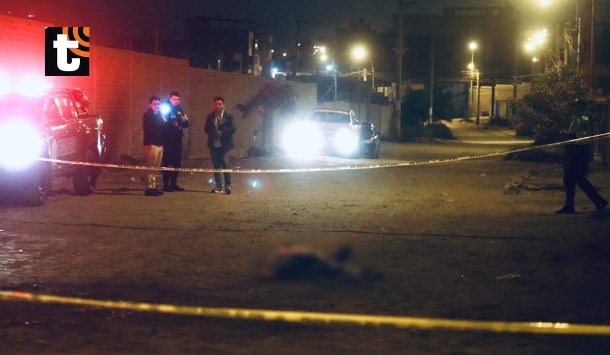 Hombre recibió disparos en la cabeza cerca a los pantanos de villa en Chorrillos.
Fotos: César Grados/@photo.gec