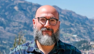 Luis Hernán Castañeda: “La poesía peruana tiene una gran tradición, pero actualmente la narrativa es más importante”