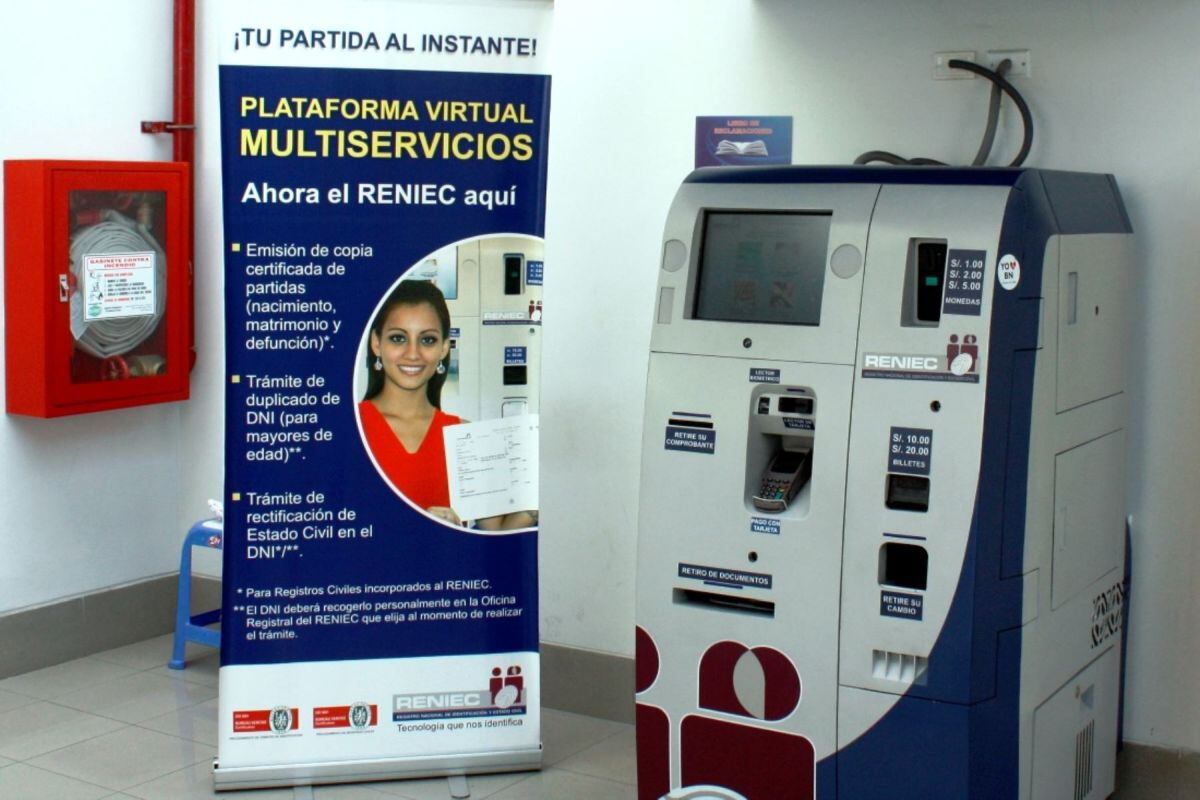 En las plataformas virtuales de multiservicios que Reniec tiene en 10 distritos, la obtención de la copia certificada es rápida y al instante. (Foto: Andina)