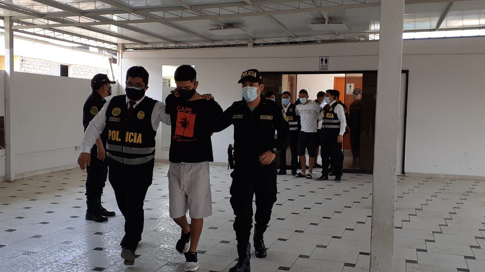 Banda 'Los Bujieros del jirón Italia' usaron modalidad del 'Tsunami' para asaltar a periodista Carla Harada. (foto TROME)