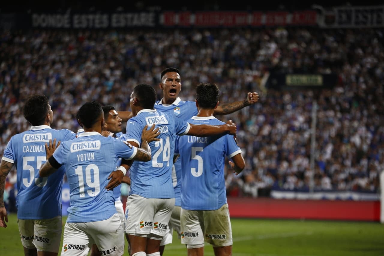 Martín Távara fue el héroes de la jornada al anotar tres goles contra Alianza Lima (@Giancarlo Ávila @gec)