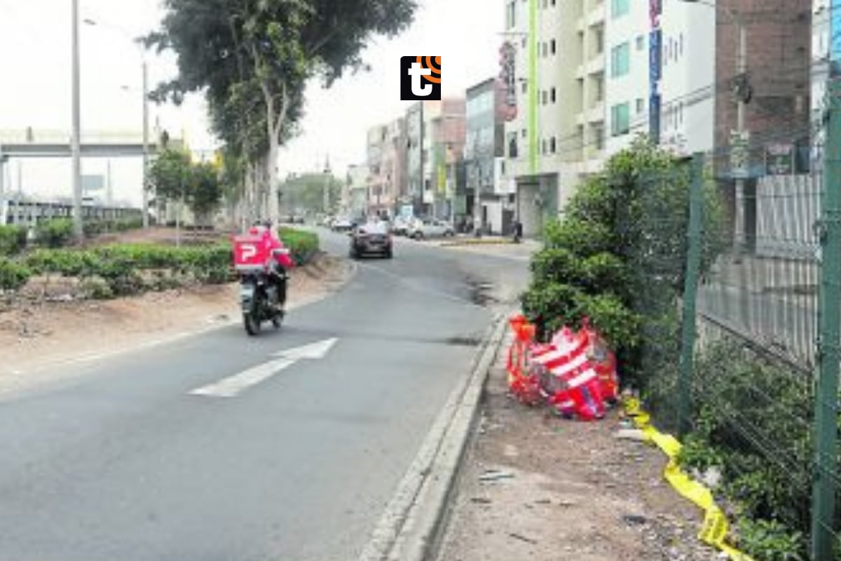 Los venezolanos iban en una moto lineal de color rojo.