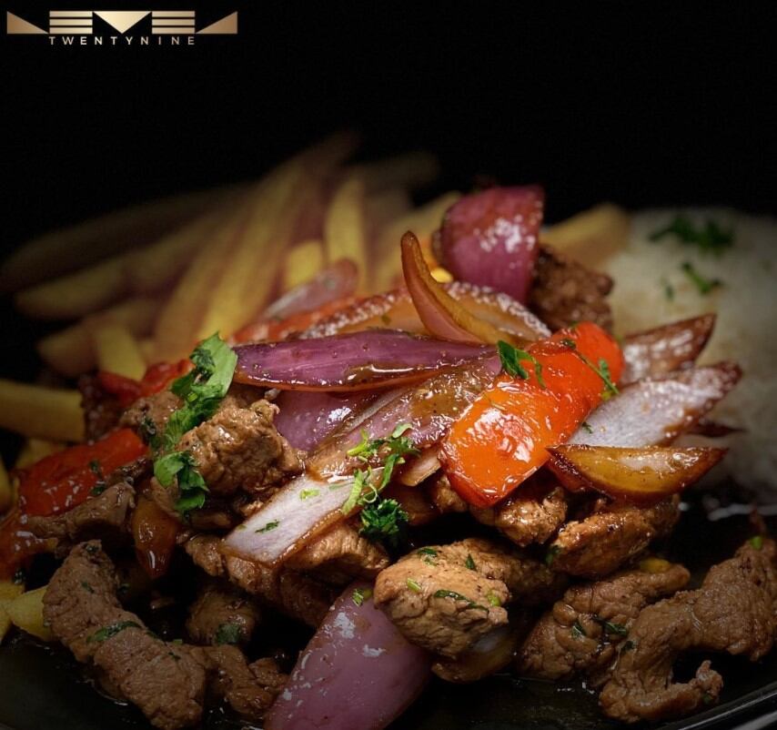 Plato: Lomo saltado, en el restaurante Level 29 de William Levy (Foto: Level 29 / Instagram)