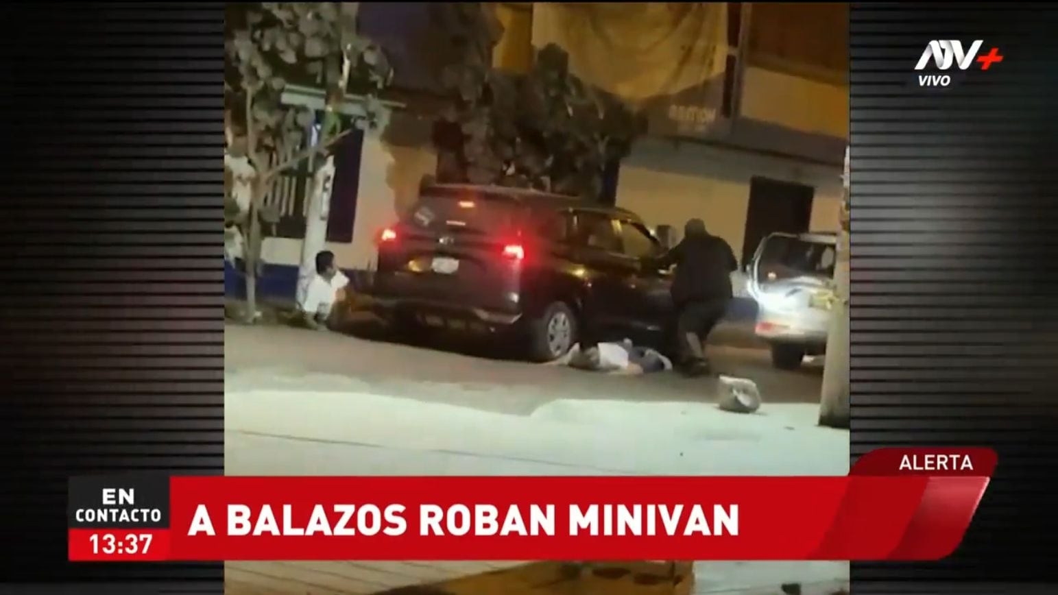 Delincuentes disparan al aire y roban minivan a taxista de aplicativo en San Martín de Porres. Foto: ATV