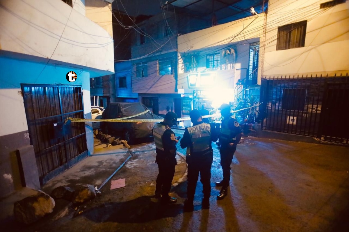 Balean a dos hombres mientras bebían en un bar ubicado en la calle Mariscal Castillo en el Rímac. Ambos fueron llevados al hospital.
Fotos:@photo.gec