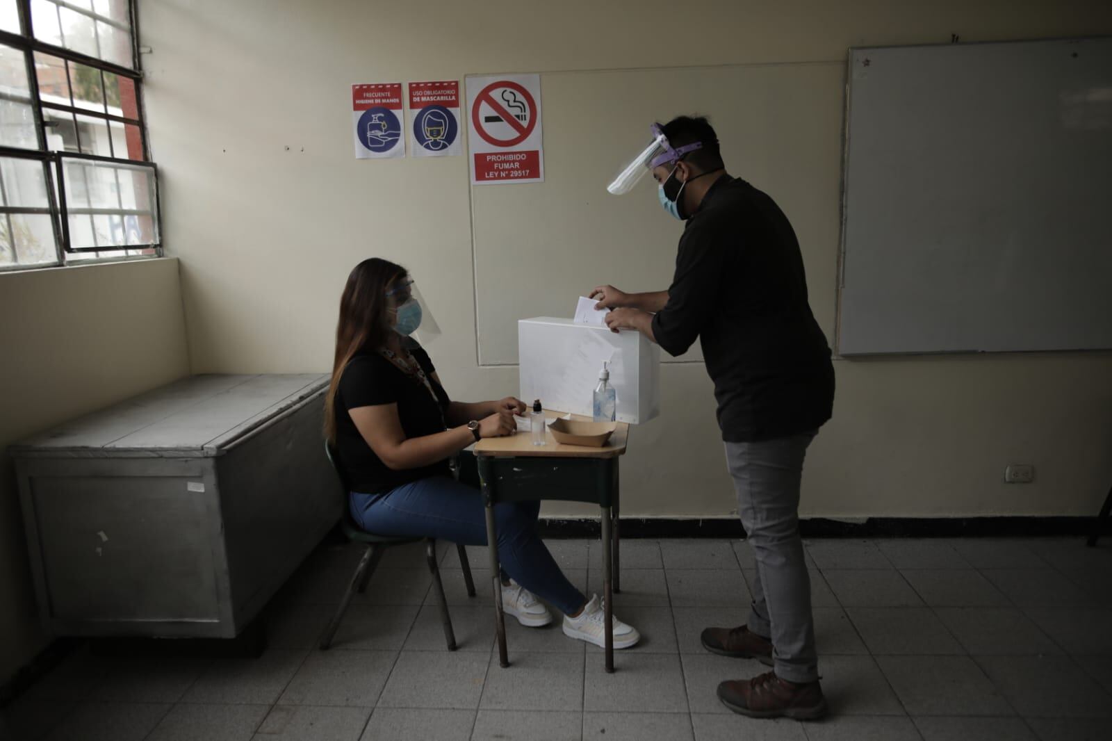 La ONPE ha determinado una serie de protocolos y recomendaciones a los votantes que se acercarán a las mesas de sufragio. (Foto: Anthony Niño de Guzmán / @photo.gec)