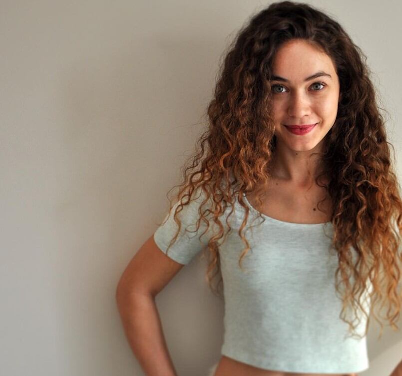 Cagla Özavci interpreta a Nazar en la telenovela "Fugitiva" (Foto: Cagla Ozavci / Instagram)