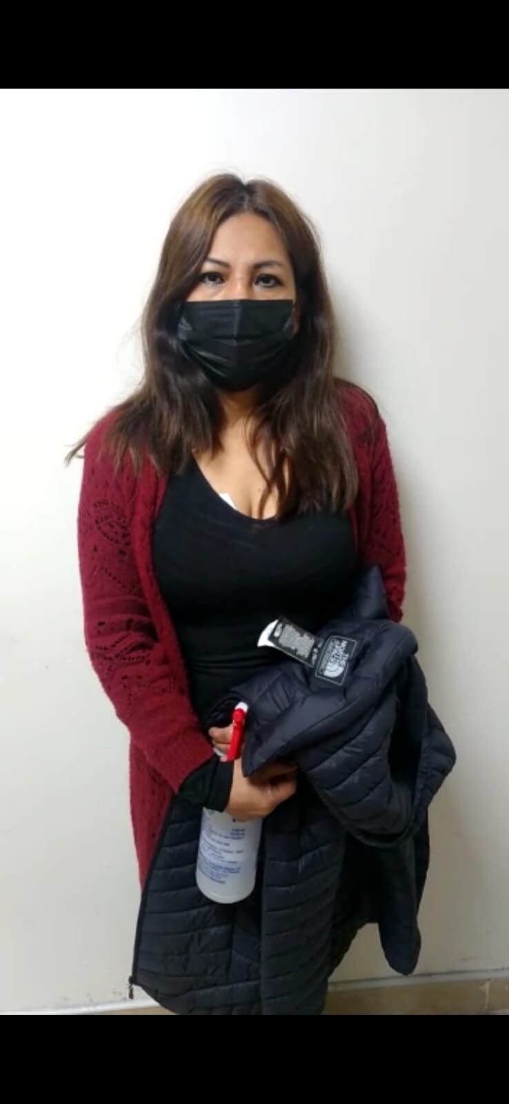 Ella es La 'falsa cosmiatra' Hermelinda Machoa Tamani, fue detenida en su fiesta de cumpleaños por policías de Depincri La Victoria. (foto: TROME)