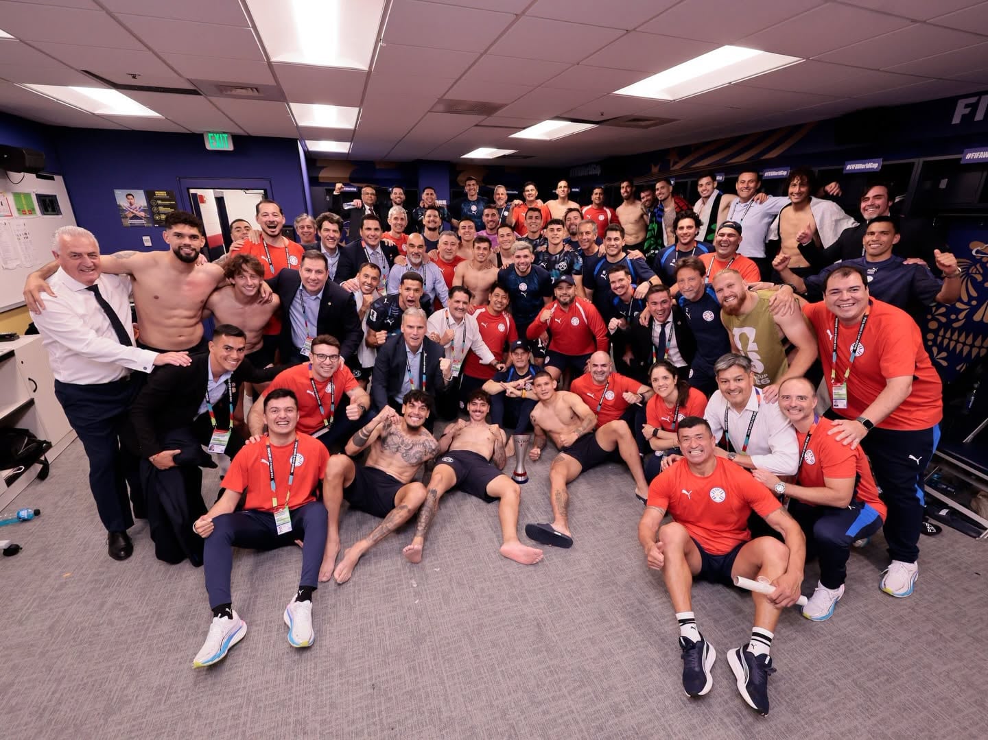 Así celebró la albirroja la clasificación a los octavos de final. (Foto: Selección de Paraguay)