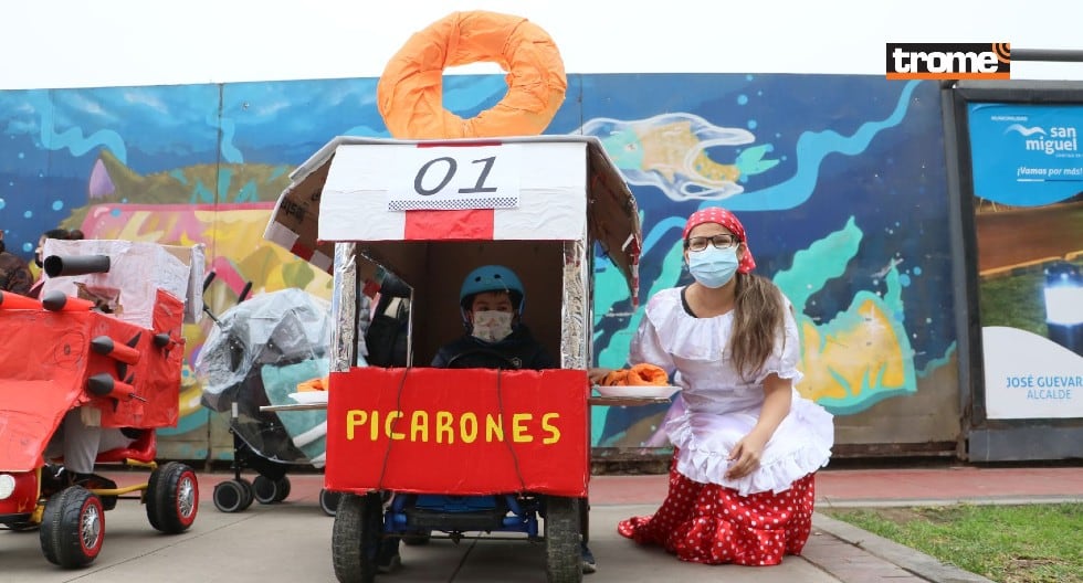 Carrera de 'carros locos' tuvo creativos diseños usando materiales reciclados en San Miguel. (Trome / Isabel Medina)