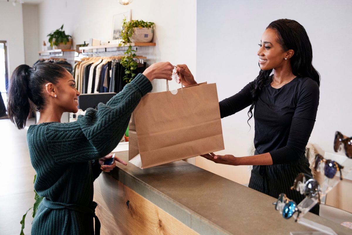 Recuerda que la buena atención puede garantizar el éxito de tu negocio. Foto: iStock.