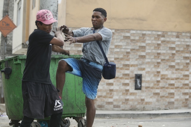 Recorrido después de los festejos de Año Nuevo al amanecer en las calles de Lima. Foto: Joseph Angeles/@photo.gec