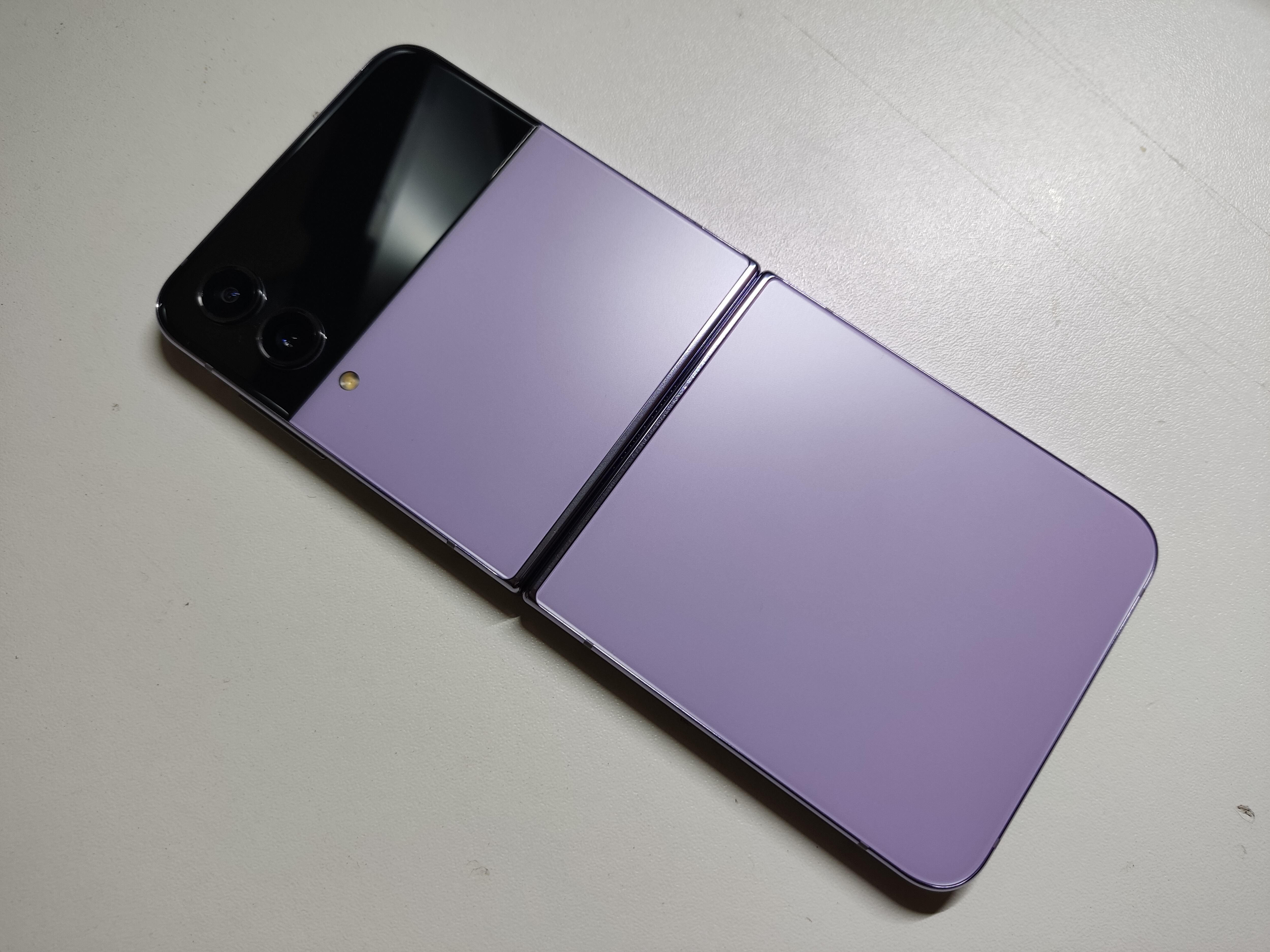 Samsung Galaxy Z Flip 4.