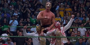 El Grande Americano celebra su victoria en Noche de los Grandes. (YT Somos FOX)