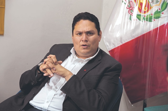 Enrique Valderrama, periodista y político, candidato por el APRA. (Foto: Ernesto Quilcate @photo.gec)