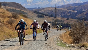 Rafael Delgado y Ruth Ticona ganaron prueba de ciclismo Génesis Inka MTB 2026