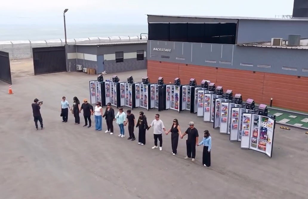 Jorge Luna se lució con canastones para sus trabajadores (@nohaysinsuerte)