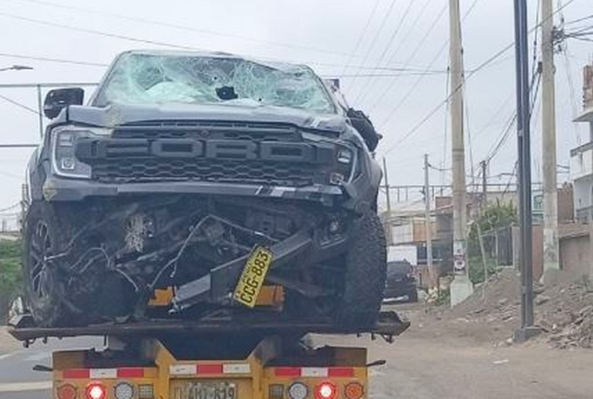 La policía de esta ciudad investiga las causas del violento accidente. Foto: Andina