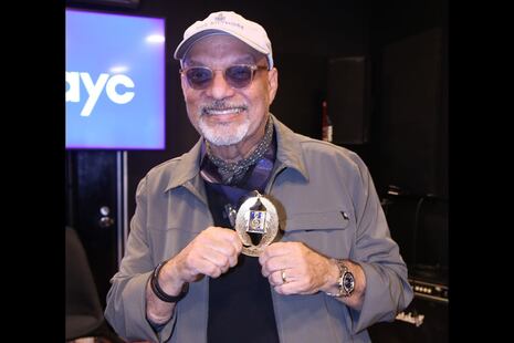 Compositor Omar Alfanno condecorado por Apdayc