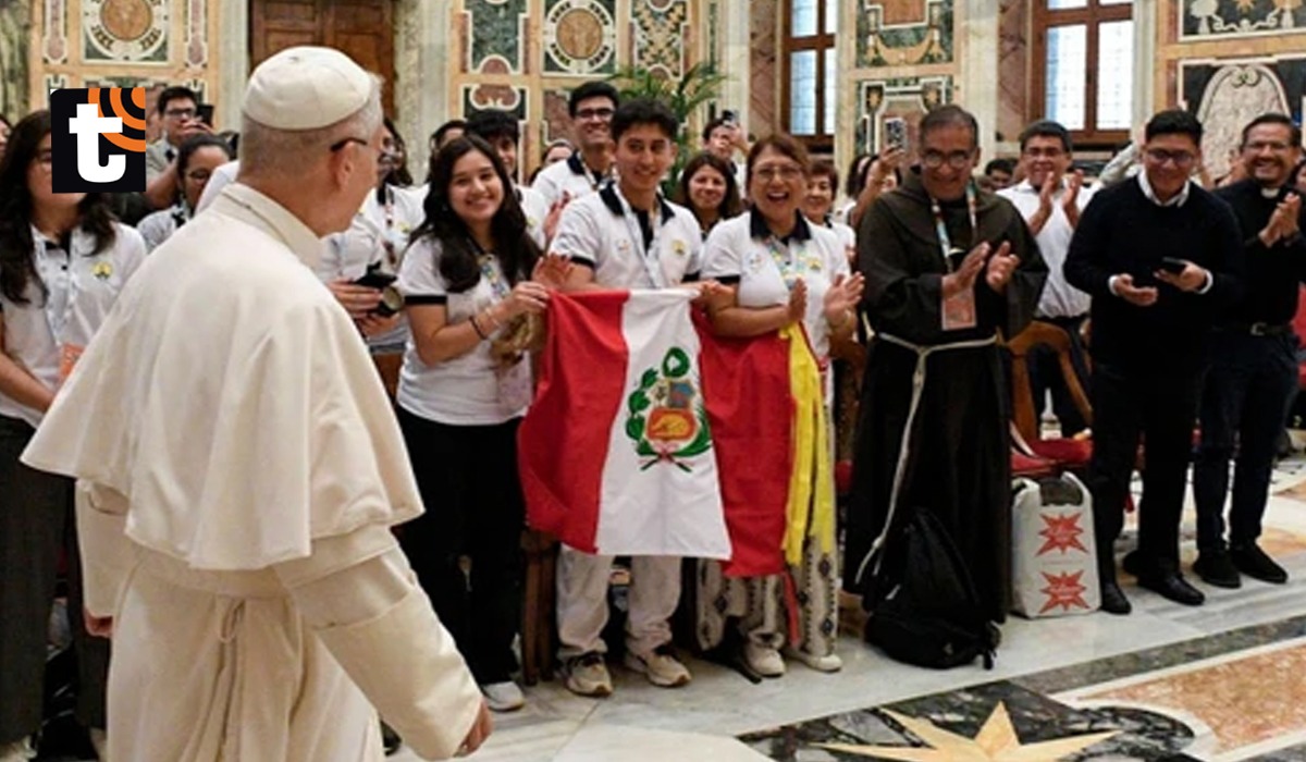 El encuentro del papa y los jóvenes coincidió con la celebración del 204.º aniversario de la independencia del Perú, fecha que el sumo pontífice no dejó pasar por alto.