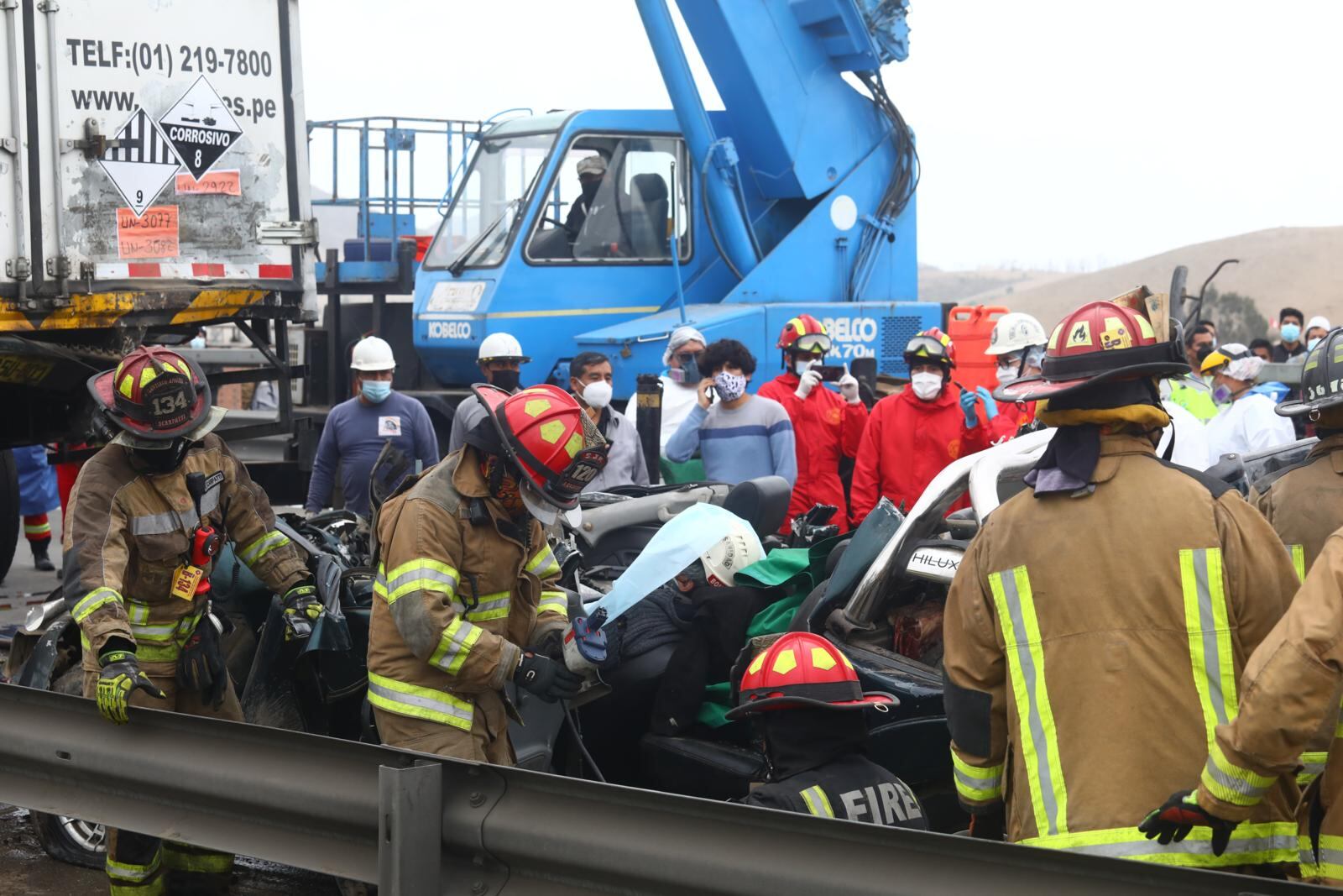 Una vez que fue liberado, conductor fue trasladado a una clínica. | Foto: Gonzalo Córdova