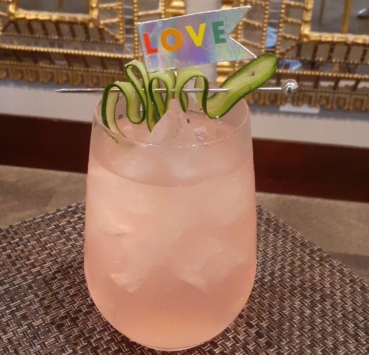 “Un buen Gin Tonic destaca por la frescura de sus notas como la incomparable ginebra infusionada con pétalos de rosa y pepinos”, señala José Luis Valencia. (Foto: Hendrick’s)