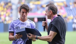 Michael Hoyos descarta llegada a Universitario: “No voy al Perú” | VIDEO