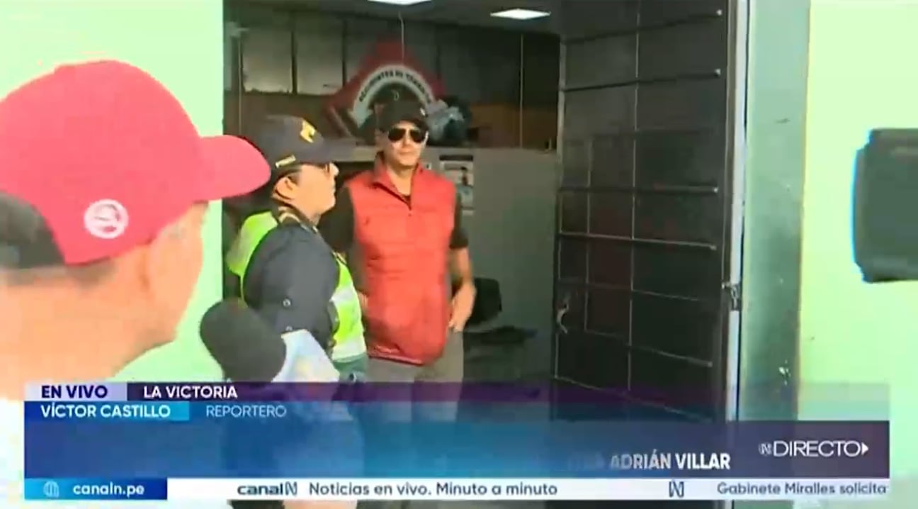 Padre de Adrián Villar, Rubén Villar, no dio declaraciones tras revelación de chats y entrevista a Francesca Montenegro.