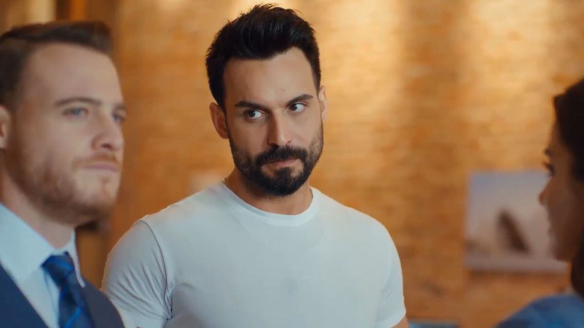 Serkan no confía ni soporta a Efe (Foto: MF Yapım)