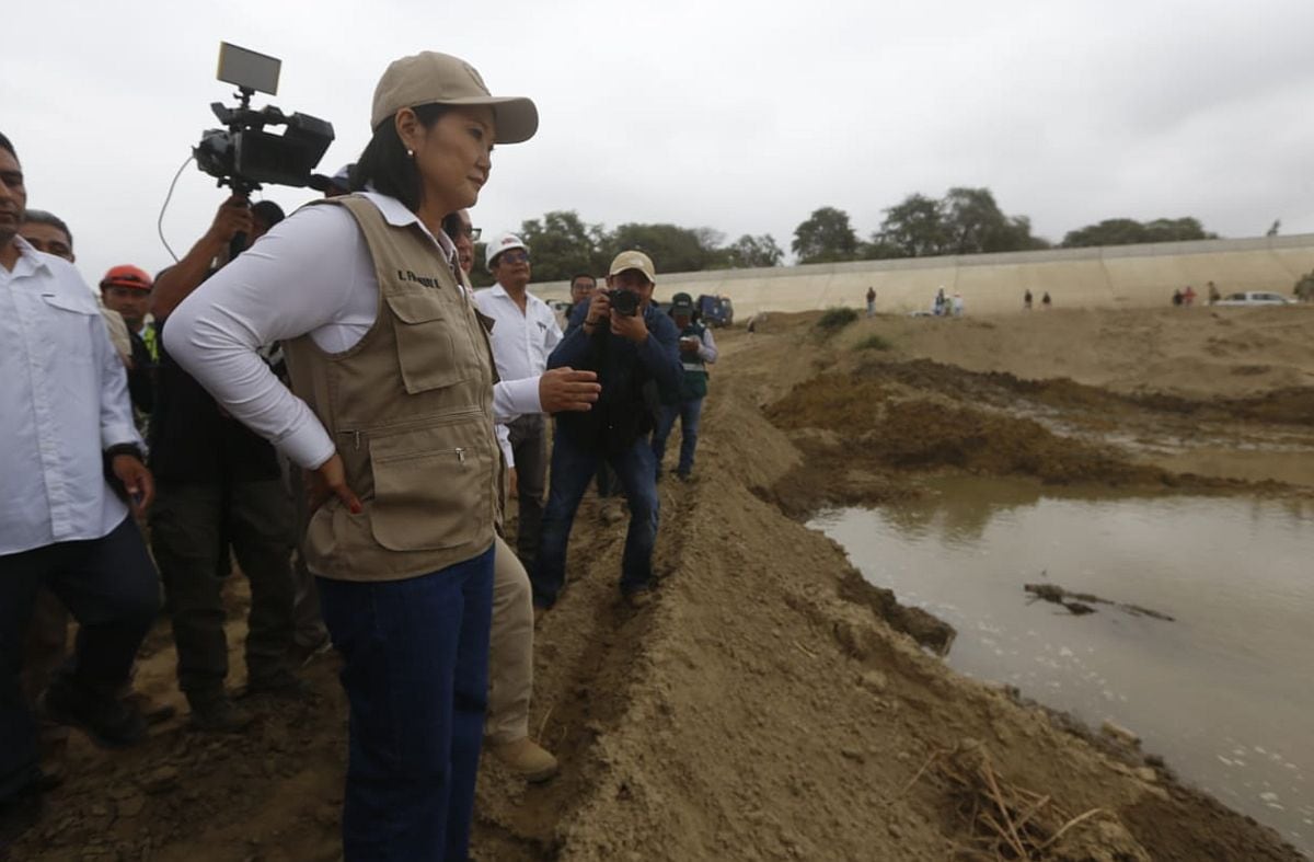 Presidenta Keiko Fujimori inspeccionó obras de prevención ante huaicos e inundaciones en Piura | Foto: Alonso Chero / El Comercio