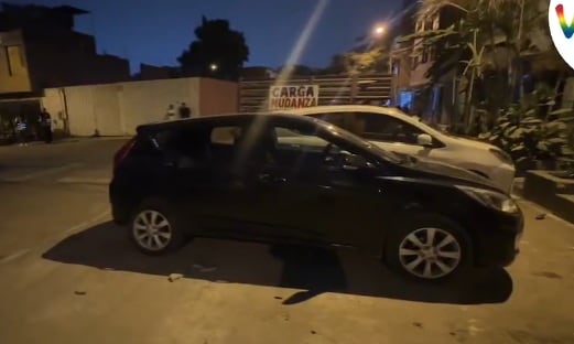 Víctima limpiaba su carro, cuando sicarios lo mataron. (VíaTv Perú)